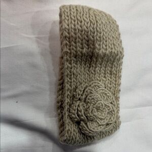 Elegant Knit Headband with Floral Detail
